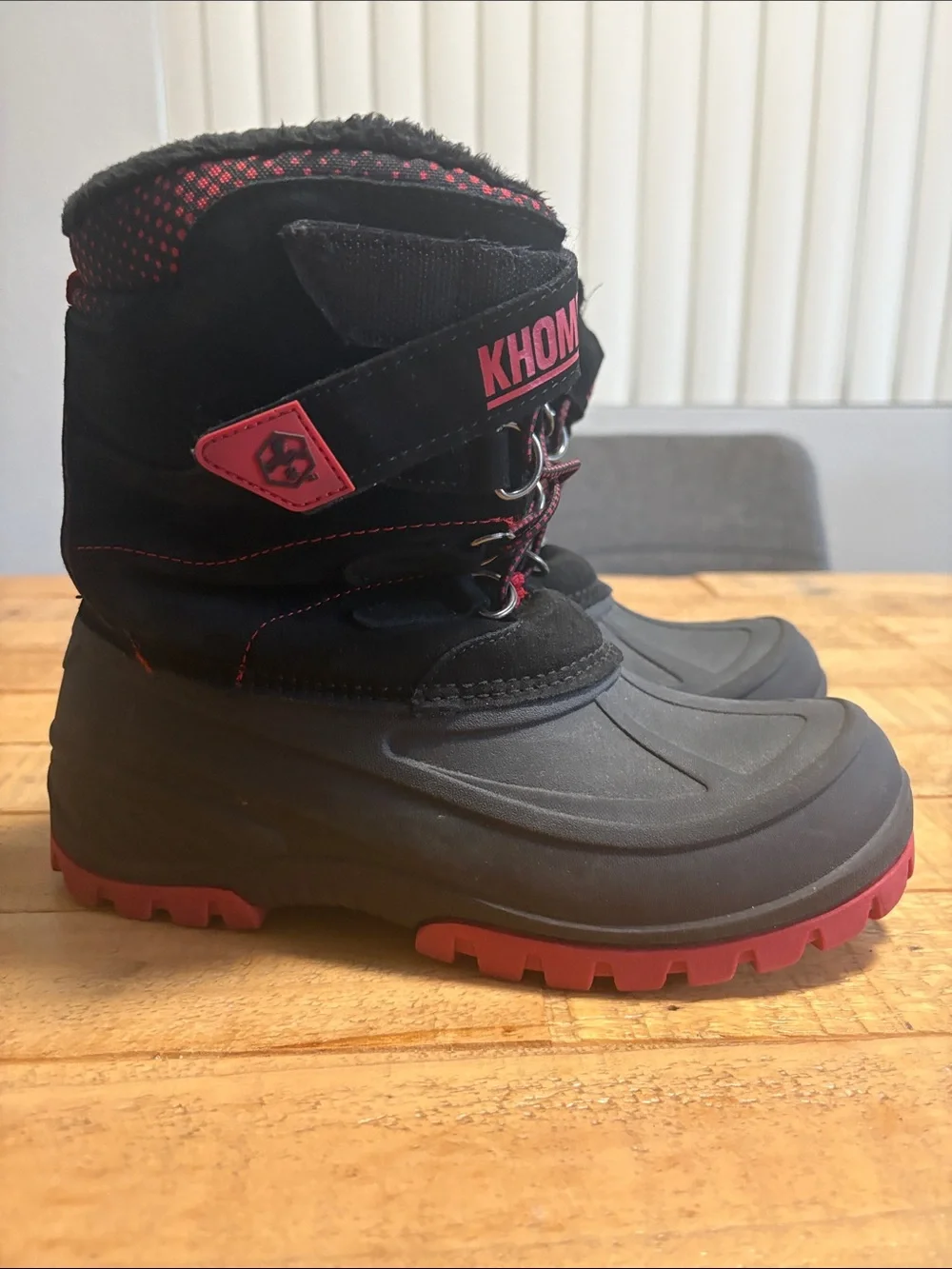 Khombu Black and Red Kids Snow Boots with Rugged Outsole